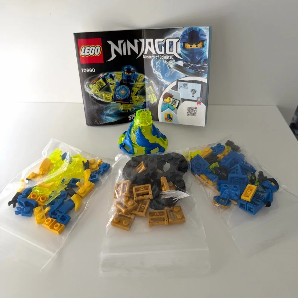 LEGO NINJAGO Spinjitzu Jay #70660 (Retired Set) - Picture 3 of 10
